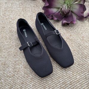 NWOTs Vivaia Margot Mary Jane shoes 39